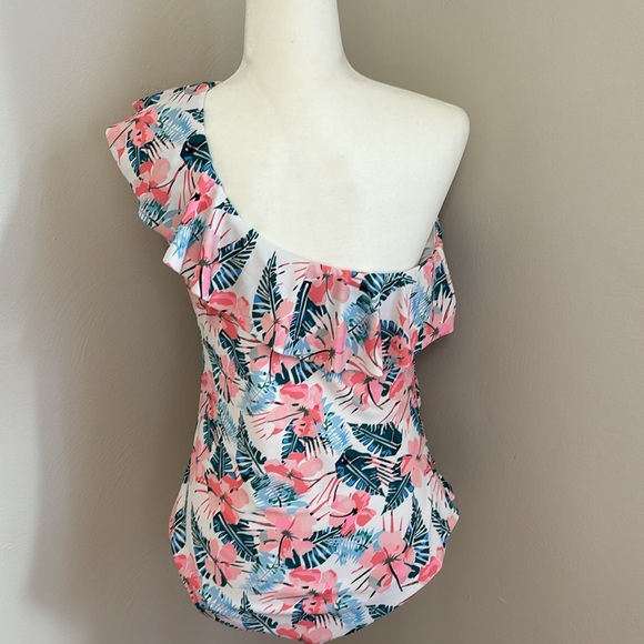 One Shoulder Ruffle Swimsuit - Picture 5 of 7